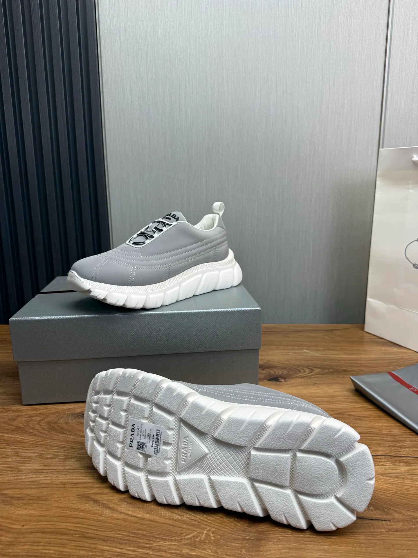 Men's shoes 💰580💰 [PRADA] Men's shoes are popular in the counter, official website synchronization, 1 high-quality shipment ✔️Imported waterproof fabric + cowhide lining, 1🆚1 replica, original sole, 38-45 (45 customized, non-refundable)